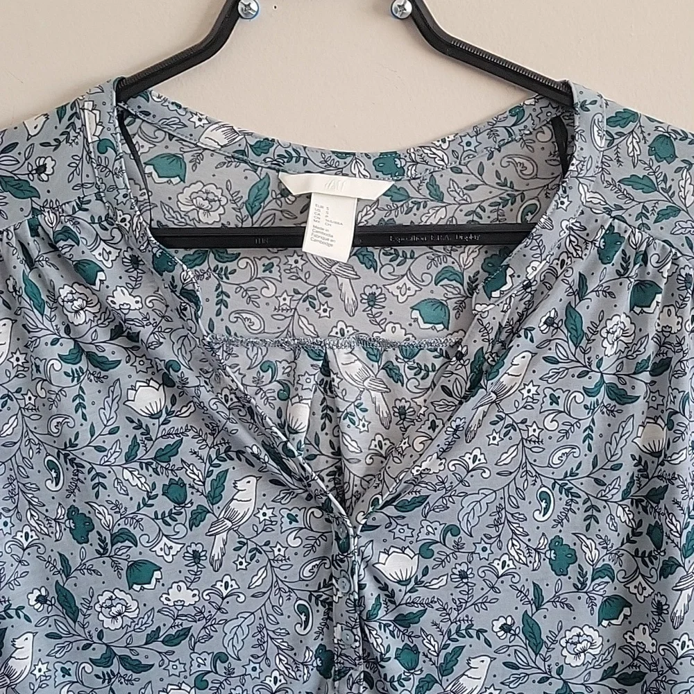 Floral & Bird Print Top - Picture 6 of 7